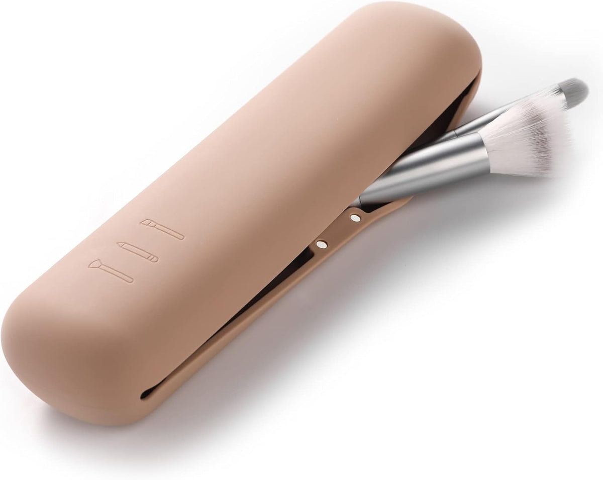 Large Travel Makeup Brush Holder, Magnetic Anti-Fall Out Silicon Portable Cosmetic Face Brushes Holder, Soft and Sleek Makeup Tools Organizer for Travel- (8.27 * 2.36 * 1.57)